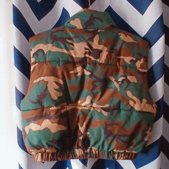 Camo Fashion Nova Puffer Vest Size Large - Picture 4 of 4
